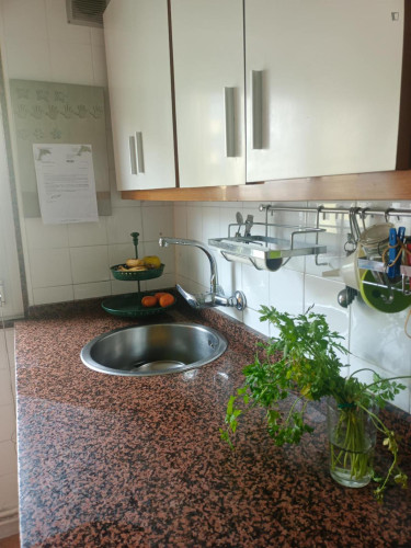 Bright Double Bedroom close to University of Oviedo - Gallery - 6