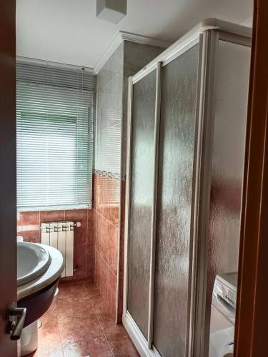 Bright Double Bedroom close to University of Oviedo - Gallery - 7
