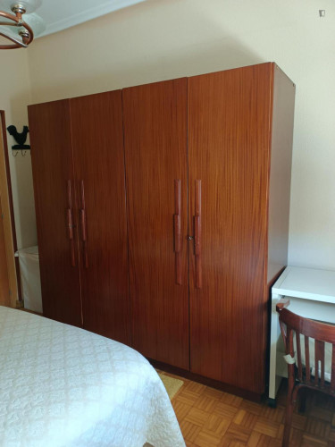 Bright Double Bedroom close to University of Oviedo
