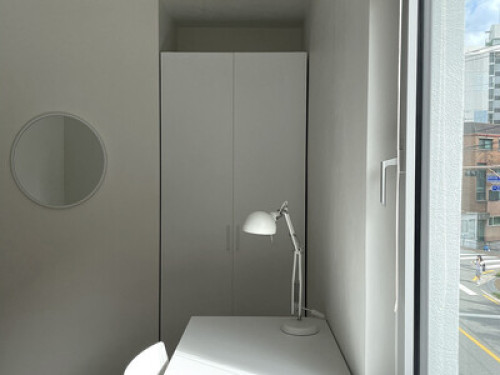 Home and Sapiens (The Seoul Home)