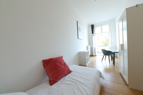 Bright single bedroom in the Wedding district