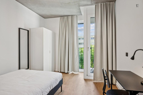 Inviting single bedroom in Moabit