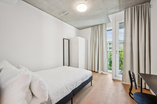 Inviting single bedroom in Moabit