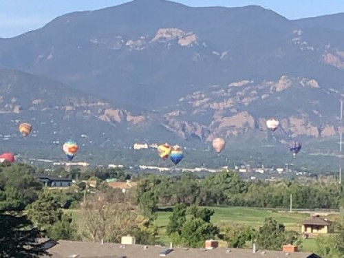 UCCS 5 min walk,furnished room,wifi