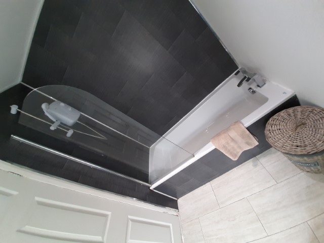 3 Bedrooms - Shared Kitchen, Bathroom & Lounge - 25 Athol Street - Gallery - 6