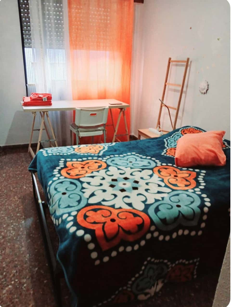 Room In Calle Del Río Duero, Zaragoza For 110 M² With 4 Bedrooms - Room in Calle del Río Duero, Zaragoza for 110 m² with 4 bedrooms - Gallery - 1