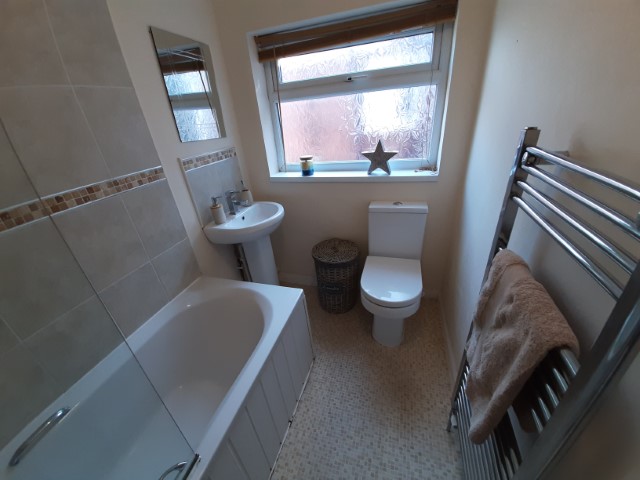  3 Bedrooms - Shared Kitchen, Bathroom & Lounge  -  174 Parliament Road  - Gallery -  3