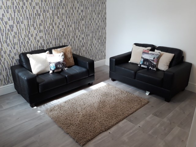  4 Bedrooms - Shared Kitchen, Bathroom & Lounge  -  135 Glebe Road  - Gallery -  2