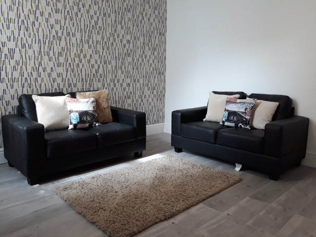  4 Bedrooms - Shared Kitchen, Bathroom & Lounge  -  135 Glebe Road  - Gallery -  27