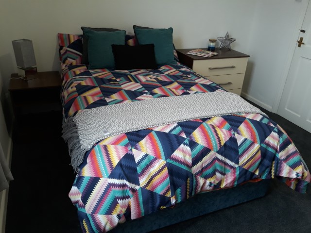  4 Bedrooms - Shared Kitchen, Bathroom & Lounge  -  135 Glebe Road  - Gallery -  9