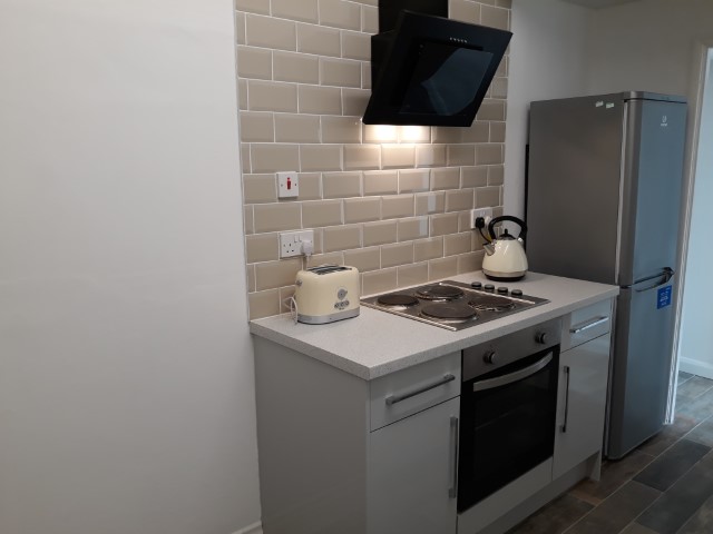  4 Bedrooms - Shared Kitchen, Bathroom & Lounge  -  135 Glebe Road  - Gallery -  15