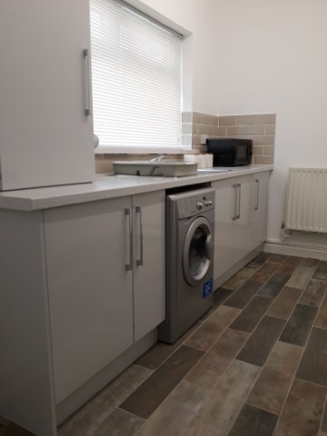  4 Bedrooms - Shared Kitchen, Bathroom & Lounge  -  135 Glebe Road  - Gallery -  28