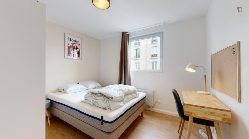 Pleasant double bedroom near the Bois-Colombes train station