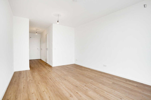 Unfurnished studio in Herzberge