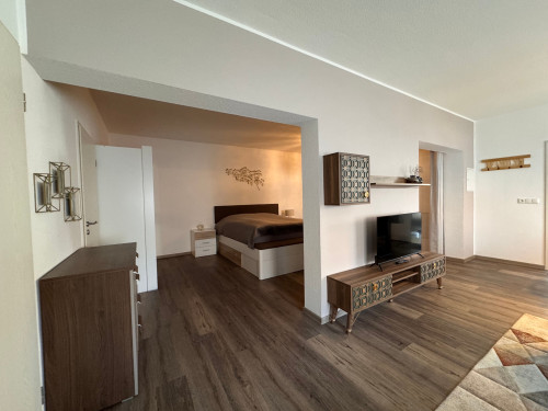 Modern home for business travelers and couples - Gallery - 9