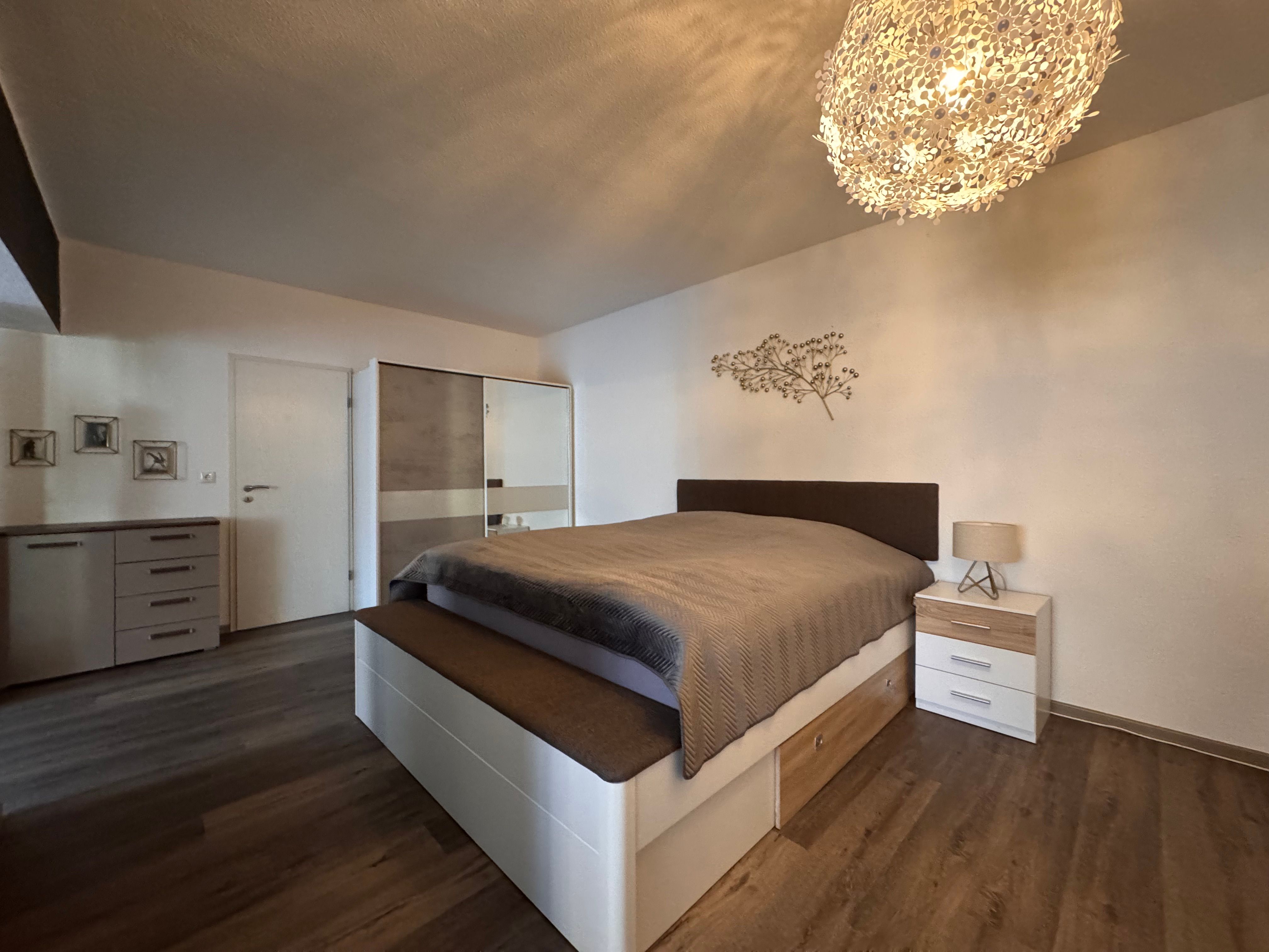 Modern Home For Business Travelers And Couples - 8