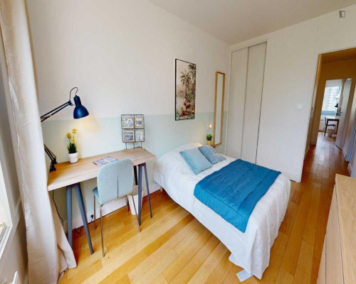 Brilliant double bedroom in the Saint-Lambert district