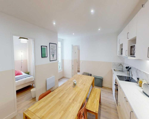 Lovely double ensuite bedroom in the Hôpital-Saint-Louis neighbourhood