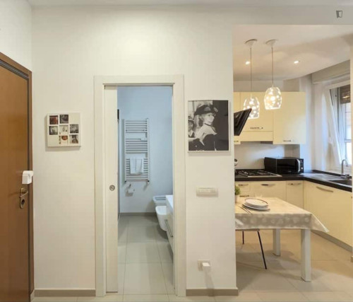 Lovely Apartment with Balcony in Milan