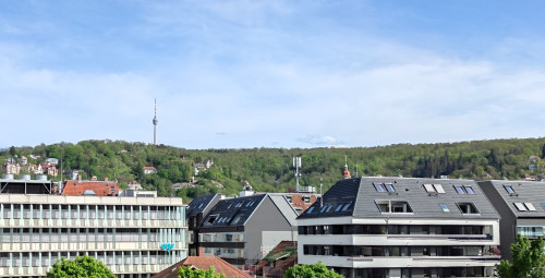 Modern, fully furnished 1-room business apartment in a highly desirable and central Stuttgart-Mitte location.