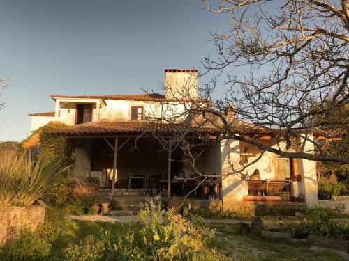 Elegant Coliving with Nature Adventures in Venda Nova Community Home