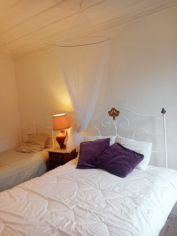  Private Room 3  -  Elegant Coliving with Nature Adventures in Venda Nova Community Home  - Gallery -  2