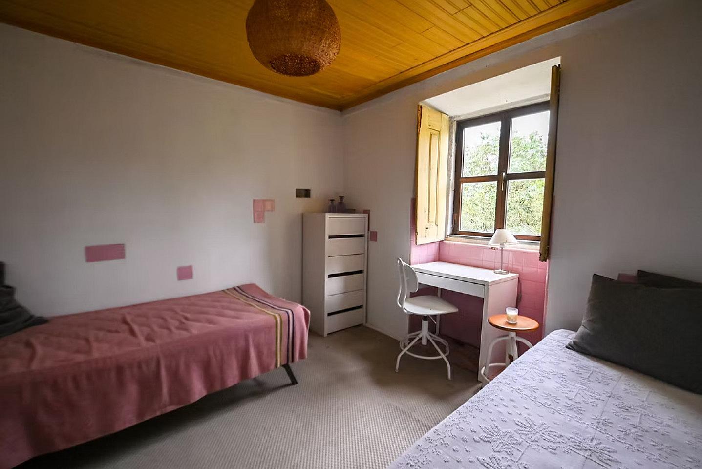  Private Room 4  -  Elegant Coliving with Nature Adventures in Venda Nova Community Home  - Gallery -  1