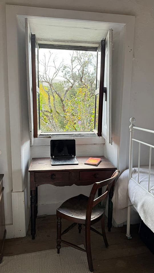  Bed In A 3-Bed Females Only Room  -  Elegant Coliving with Nature Adventures in Venda Nova Community Home  - Gallery -  3