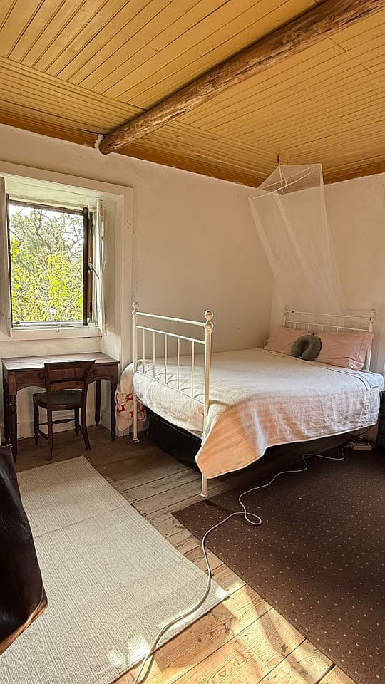  Bed In A 3-Bed Females Only Room  -  Elegant Coliving with Nature Adventures in Venda Nova Community Home  - Gallery -  5