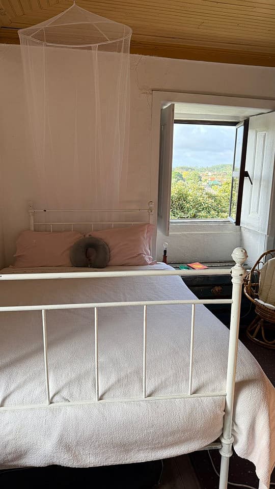  Bed In A 3-Bed Females Only Room  -  Elegant Coliving with Nature Adventures in Venda Nova Community Home  - Gallery -  15