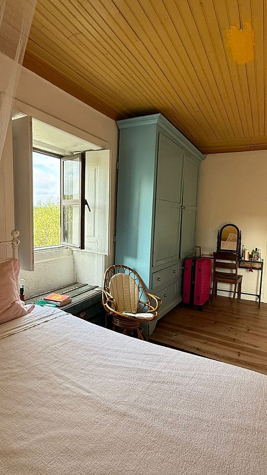  Bed In A 3-Bed Females Only Room  -  Elegant Coliving with Nature Adventures in Venda Nova Community Home  - Gallery -  18