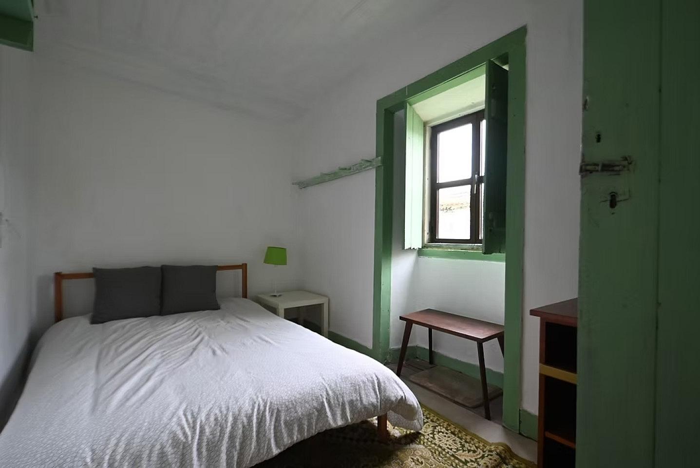  Private Room 2  -  Elegant Coliving with Nature Adventures in Venda Nova Community Home  - Gallery -  1