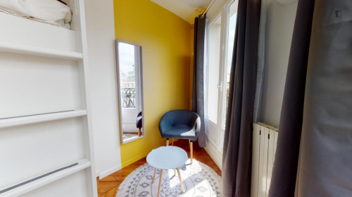 Welcoming single bedroom in the 15th arrondissement