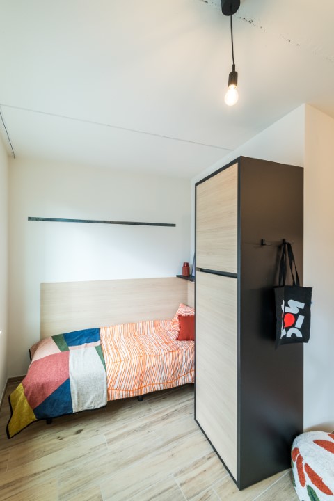  UpStudio (1p)  -  Buzz Upkot  - Gallery -  1