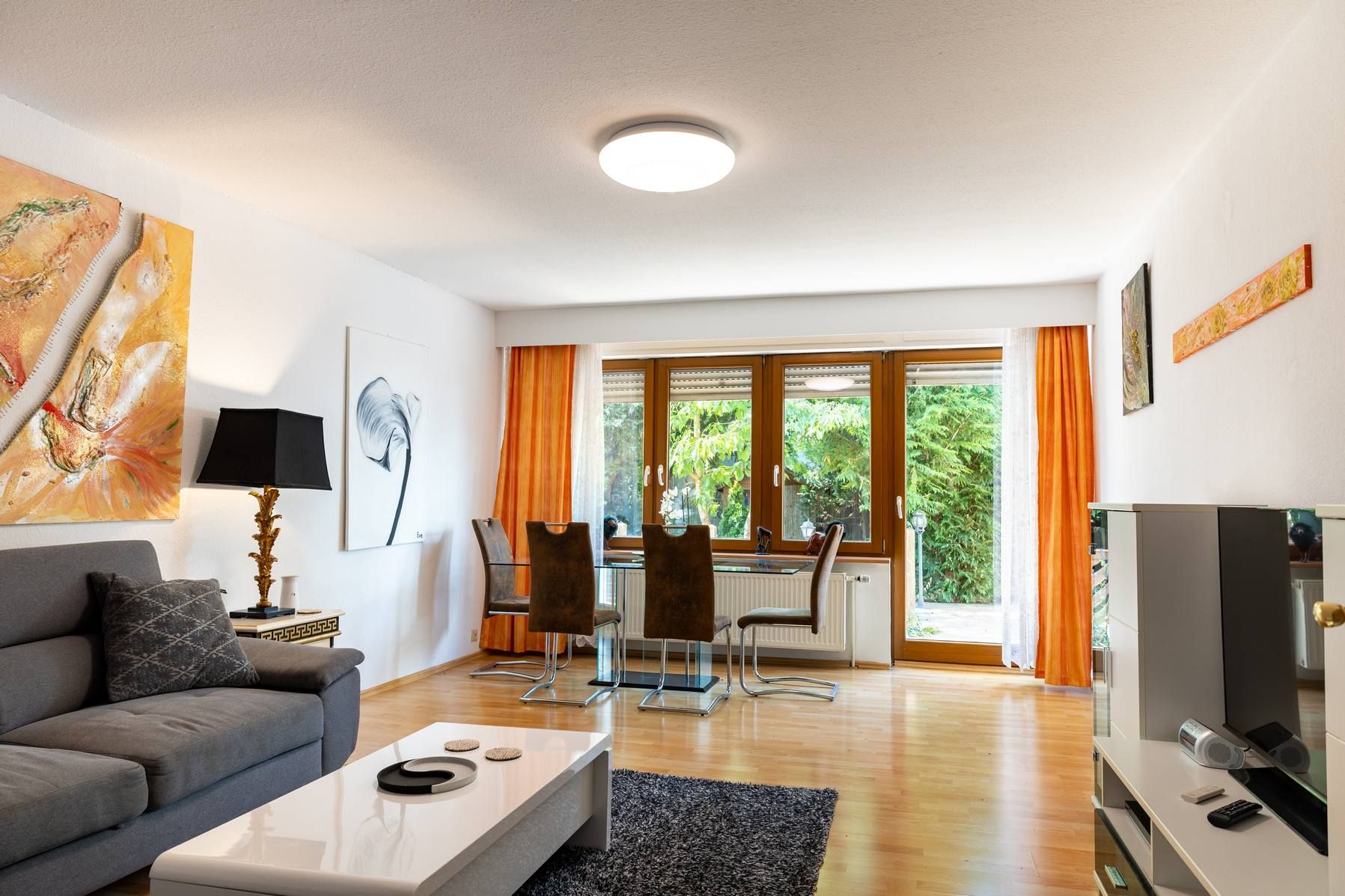  Lovely & Awesome Studio Located In Leonberg  -  Lovely & awesome studio located in Leonberg  - Gallery -  3