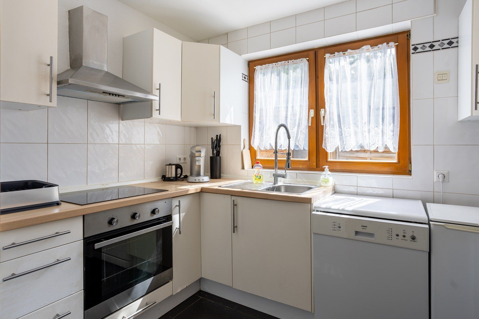  Lovely & Awesome Studio Located In Leonberg  -  Lovely & awesome studio located in Leonberg  - Gallery -  1