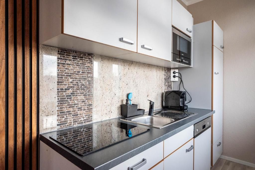 Charming & Beautiful Home With Nice City View - 25
