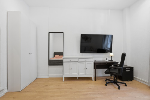 Modern, Fully Renovated Studio Apartment – 41 m², Bright, Stylish and Centrally Located