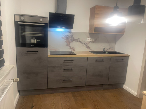 Modern 4-Bedroom Apartment in Bayreuth – Newly Renovated, Prime Location Near the City Center