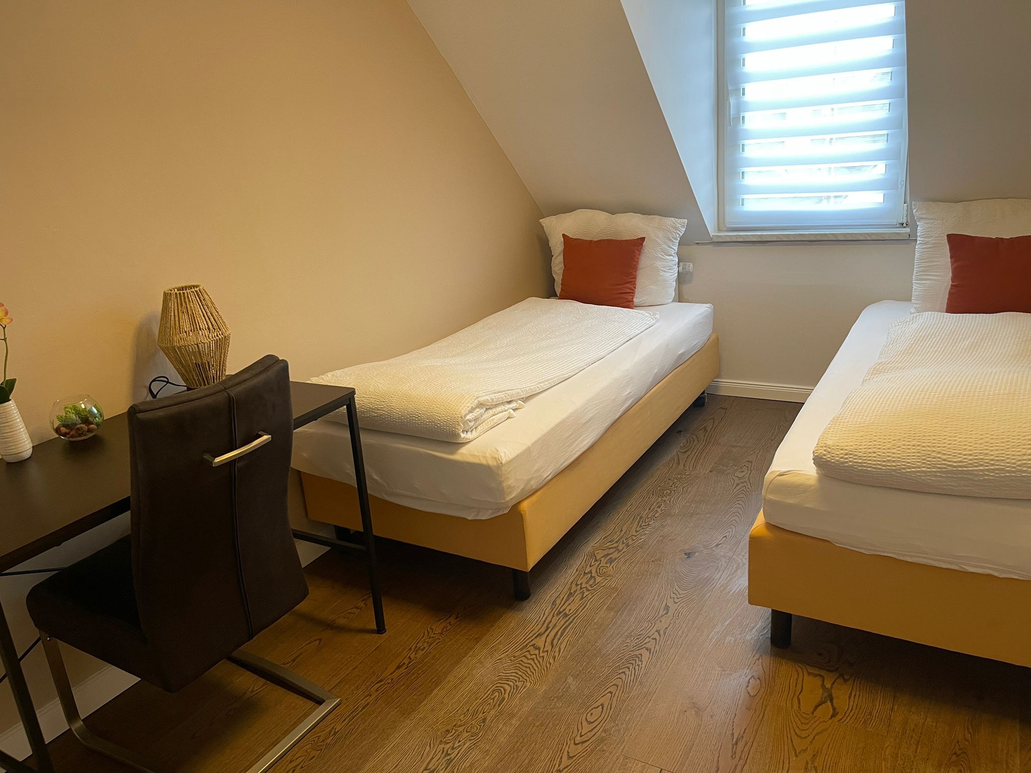 Modern 4-Bedroom Apartment In Bayreuth – Newly Renovated, Prime Location Near The City Center - 13