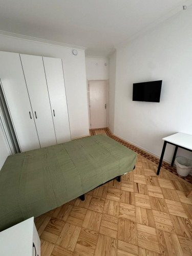 Homely single bedroom in the Norton de Matos neighbourhood