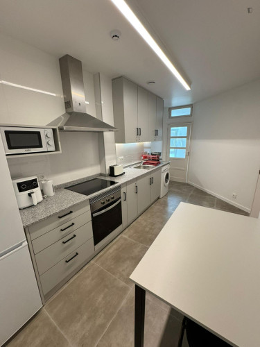 Homely single bedroom in the Norton de Matos neighbourhood