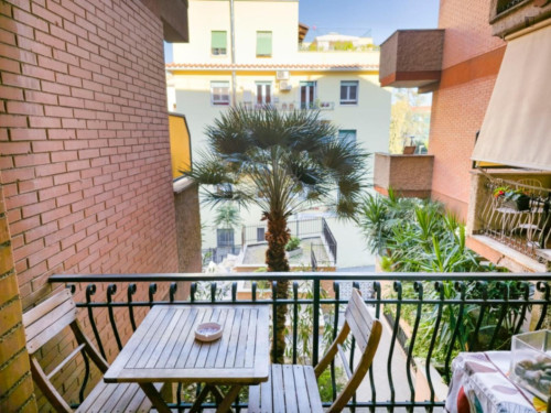 Very cool studio near the S.Pietro train station