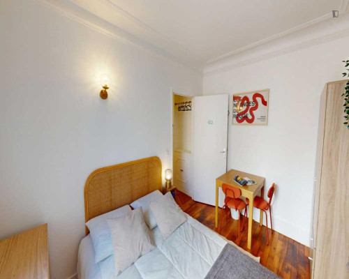 Inviting double bedroom near the Poissonnière metro 