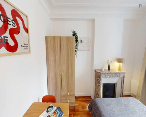 Inviting double bedroom near the Poissonnière metro 