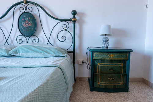 Bright double bedroom with balcony near the San Nullo metro