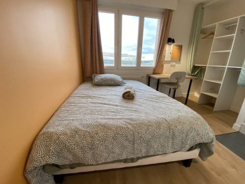 95m² Private room in a flatshare for 5 people