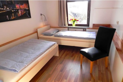Central 3-room apartment in Leipzig – Ideal for companies including washing machine and Wi-Fi.