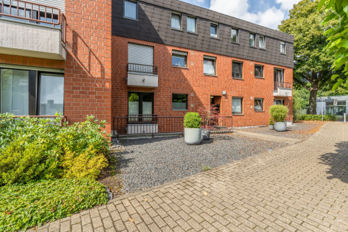 New 3 room penthouse apartment with 30m2 terrace, fitted kitchen & private parking space in Meerbusch