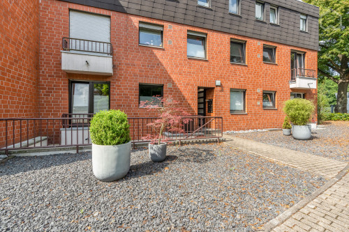 New 3 room penthouse apartment with 30m2 terrace, fitted kitchen & private parking space in Meerbusch